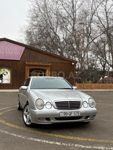 Mercedes E 320-1