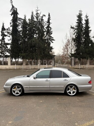 Mercedes E 320-3