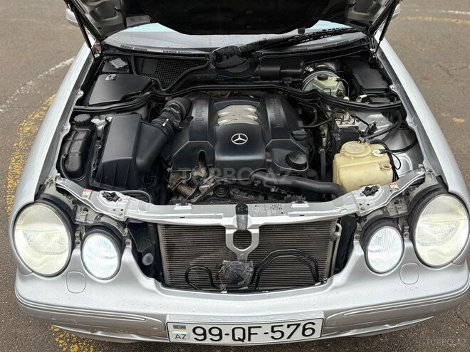 Mercedes E 320-16
