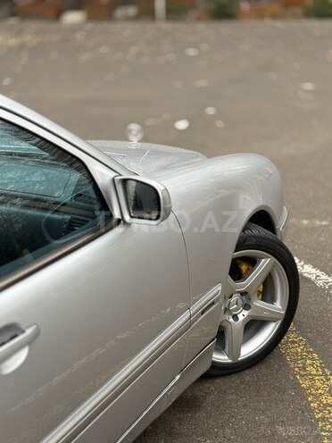 Mercedes E 320-7