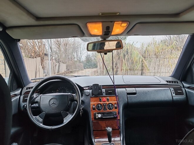 Mercedes E 230 1996, 373,400 km - 2.3 l - Sumqayıt