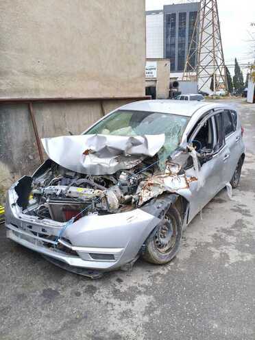 Nissan Note-4