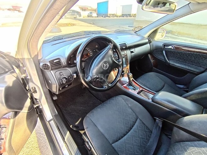 Mercedes C 240 2000, 302,630 km - 2.6 l - Bakı