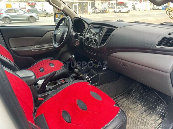 Mitsubishi L200 2018, 351,000 km - 2.5 л - Bakı