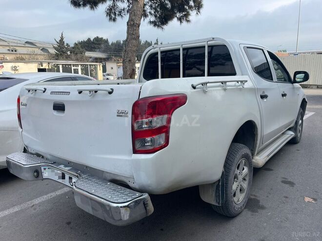Mitsubishi L200 2018, 351,000 km - 2.5 л - Bakı
