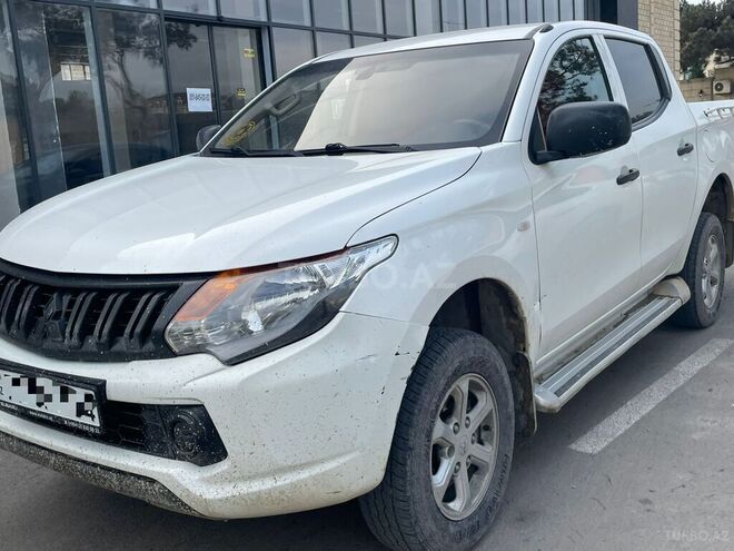 Mitsubishi L200 2018, 351,000 km - 2.5 л - Bakı