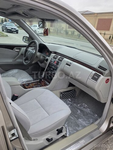 Mercedes E 240 1999, 275,000 km - 2.4 л - Bakı