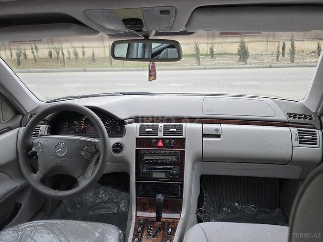 Mercedes E 240 1999, 275,000 km - 2.4 л - Bakı