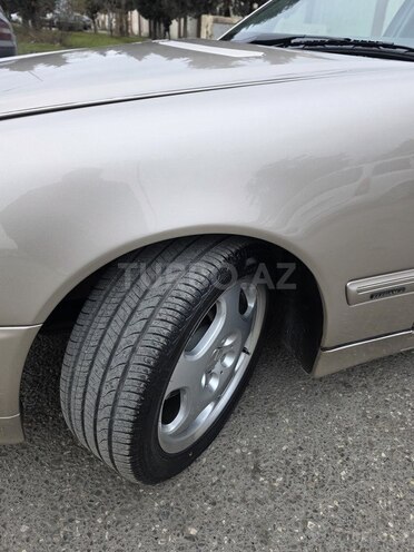 Mercedes E 240 1999, 275,000 km - 2.4 л - Bakı