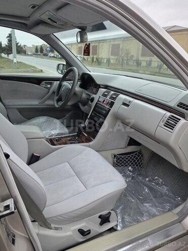 Mercedes E 240 1999, 275,000 km - 2.4 л - Bakı