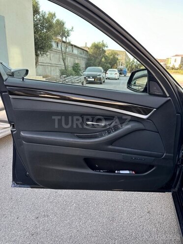 BMW 528 2014, 320,000 km - 2.0 l - Bakı