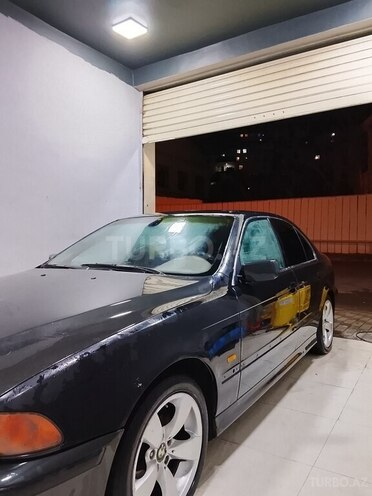 BMW 528 1998, 296,000 km - 2.8 l - Bakı