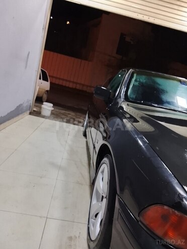 BMW 528 1998, 296,000 km - 2.8 l - Bakı