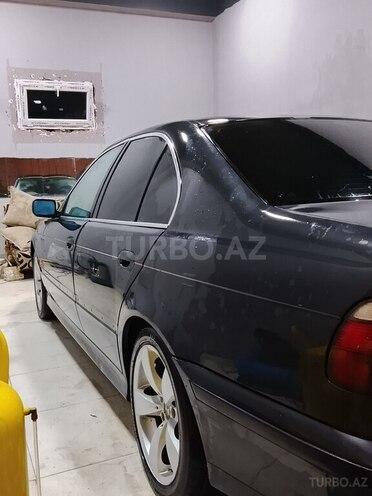 BMW 528 1998, 296,000 km - 2.8 l - Bakı