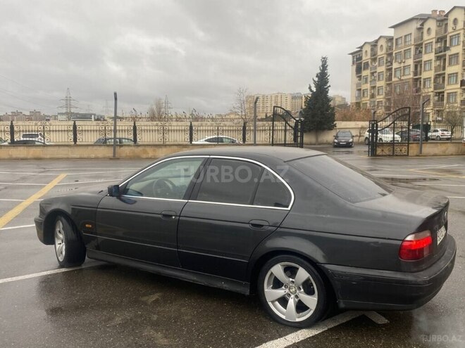 BMW 528 1998, 296,000 km - 2.8 l - Bakı