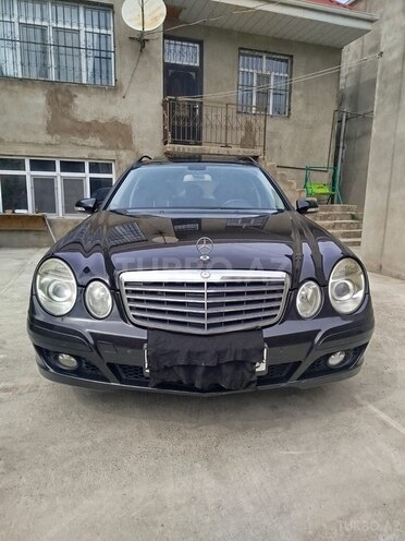 Mercedes E 220-1