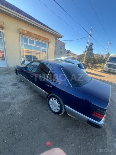 Mercedes E 220 1995, 586,545 km - 2.2 l - Sumqayıt