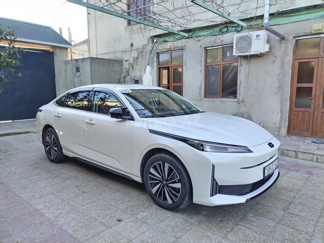 Changan Qiyuan A05 2025, 8,040 km - 1.5 л - Bakı