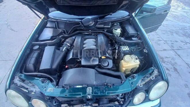Mercedes E 240 1999, 318,574 km - 2.4 l - Bakı