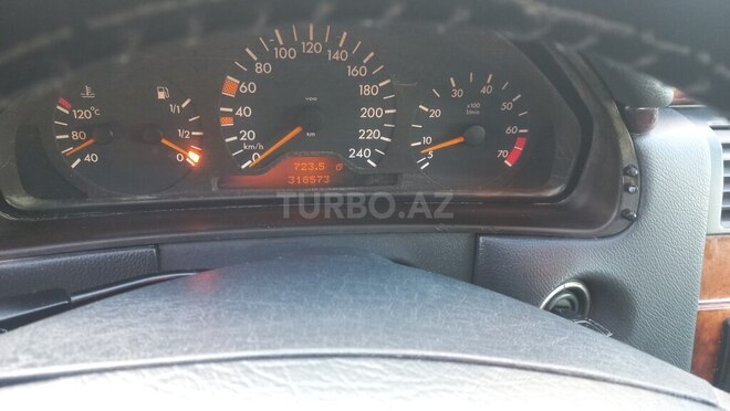 Mercedes E 240 1999, 318,574 km - 2.4 l - Bakı