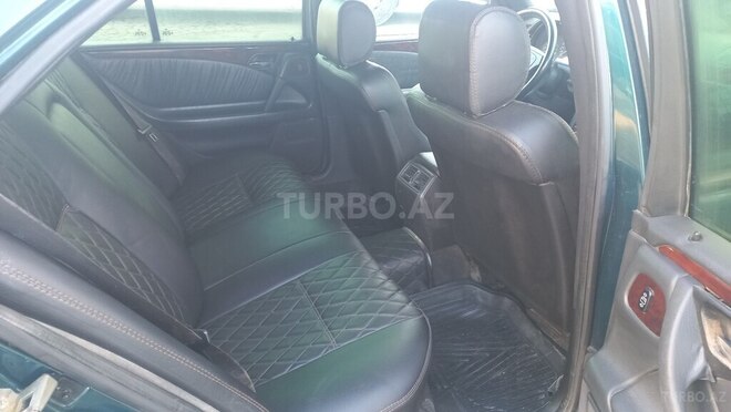 Mercedes E 240 1999, 318,574 km - 2.4 l - Bakı