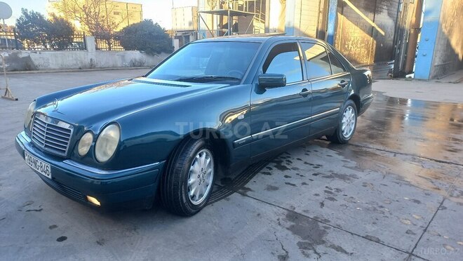 Mercedes E 240 1999, 318,574 km - 2.4 l - Bakı