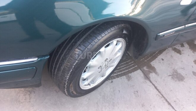 Mercedes E 240 1999, 318,574 km - 2.4 l - Bakı