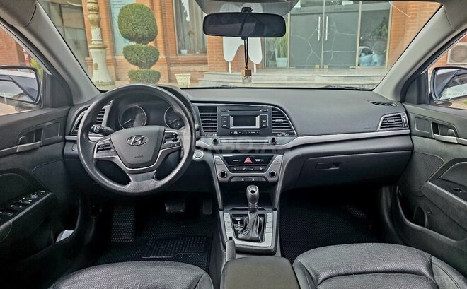 Hyundai Elantra 2017, 82,480 km - 1.6 l - Gəncə