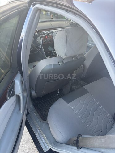 Mercedes E 280 1998, 265,000 km - 2.8 l - Bakı