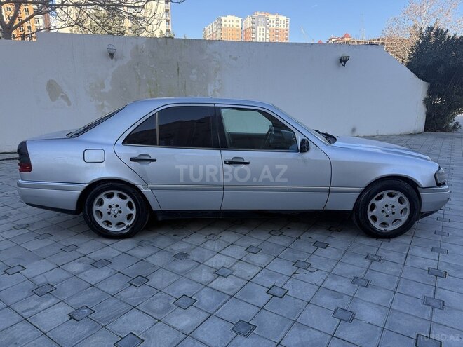 Mercedes C 220 1995, 260,000 km - 2.2 л - Bakı