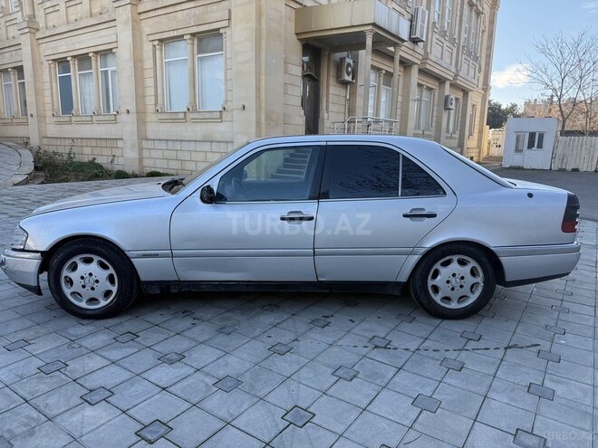 Mercedes C 220 1995, 260,000 km - 2.2 л - Bakı