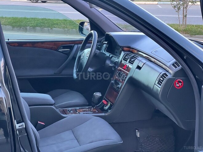 Mercedes E 270 2001, 751,000 km - 2.7 l - Sumqayıt