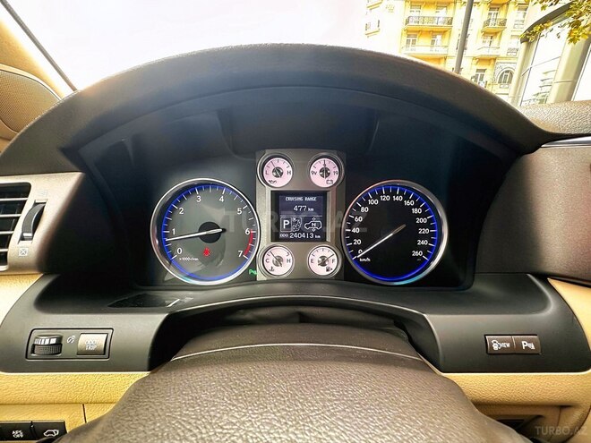 Lexus LX 570-16