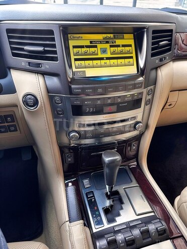 Lexus LX 570-17