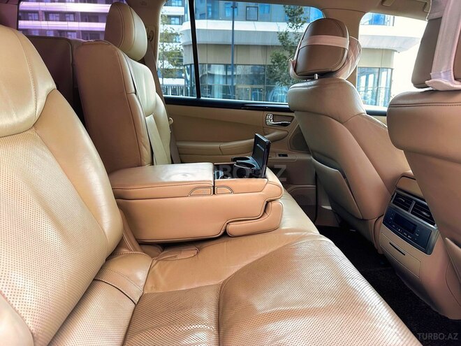 Lexus LX 570-14