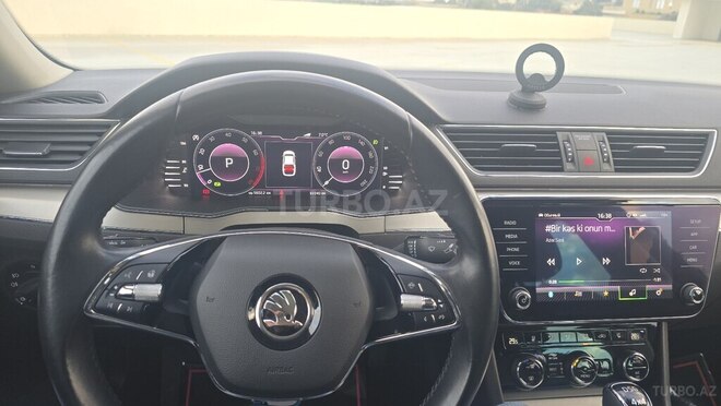 Skoda Superb 2021, 93,000 km - 2.0 l - Bakı