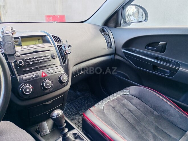 Kia  2008, 263,000 km - 1.4 l - Quba