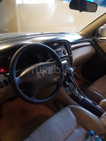 Toyota Highlander-4
