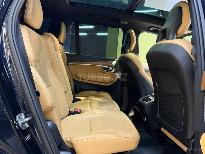 Volvo XC90-16