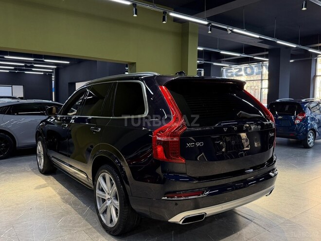 Volvo XC90-9