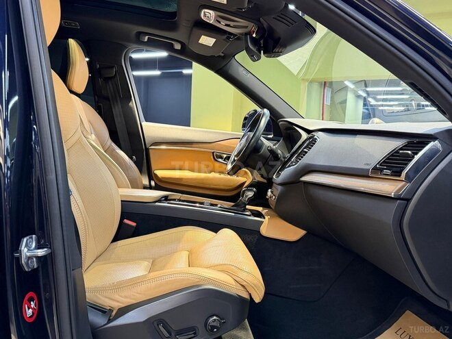 Volvo XC90-18