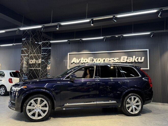 Volvo XC90-23