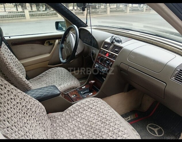 Mercedes C 200 1996, 680,500 km - 2.0 л - Sabirabad