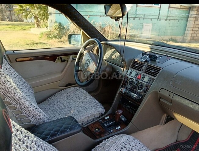 Mercedes C 200 1996, 680,500 km - 2.0 л - Sabirabad