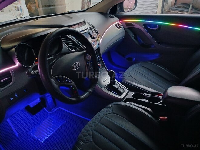 Hyundai Elantra 2015, 193,600 km - 1.8 l - Bakı