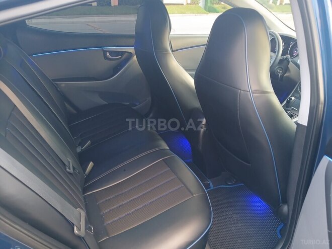 Hyundai Elantra 2015, 193,600 km - 1.8 l - Bakı