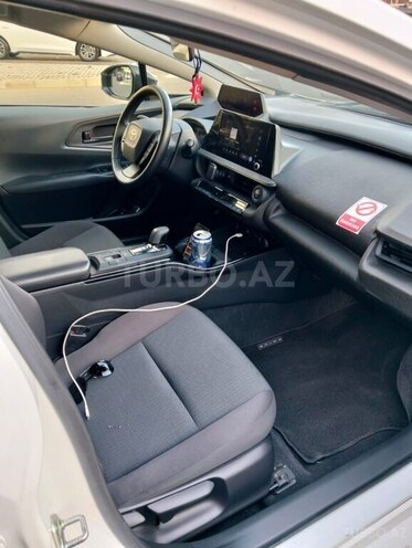 Toyota Prius-5