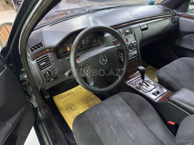 Mercedes E 240 2000, 295,036 km - 2.4 l - Xırdalan