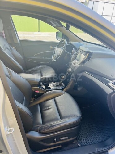 Hyundai Santa Fe-13