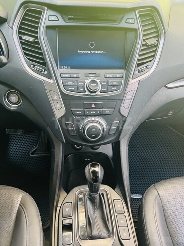 Hyundai Santa Fe-5